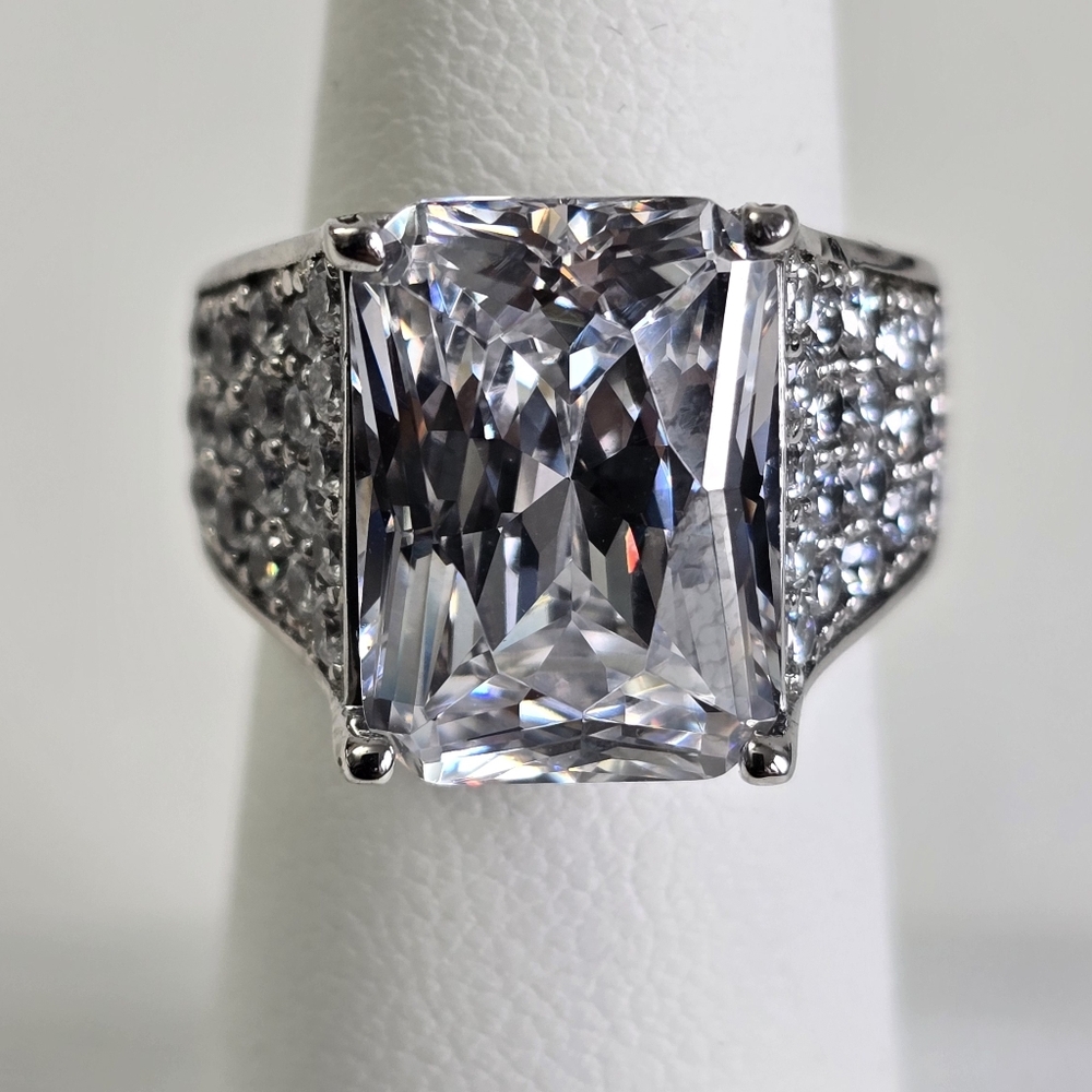 Watch Video / Sterling Silver 925 Ring - Bold and Dazzling